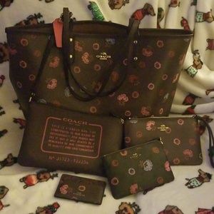 Coach Tote & Accessories